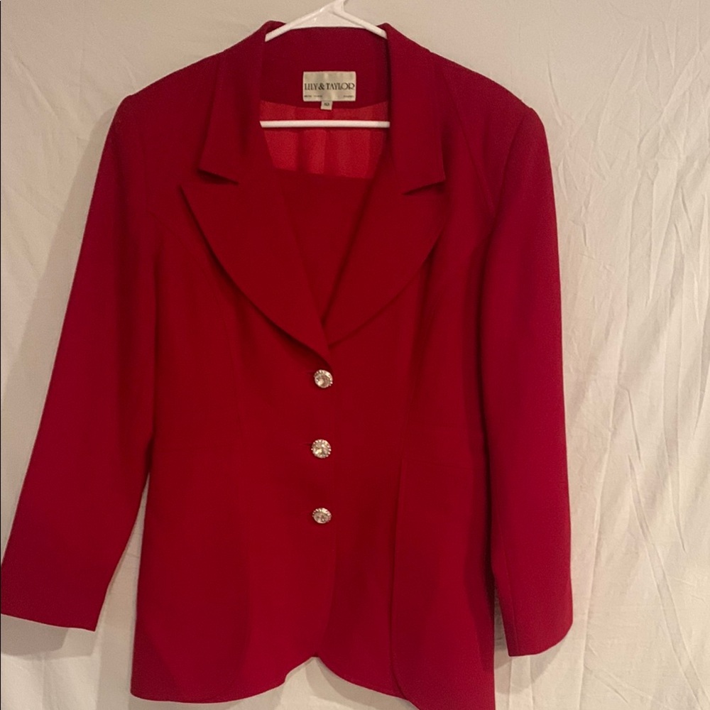 Lily and Taylor , New York, Paris , made in USA , 100 percent wool, size 10.